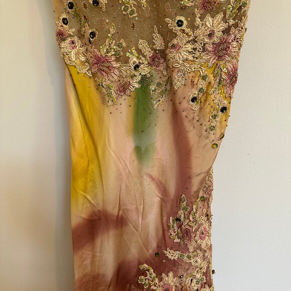 Couture silk and beaded gown with matching scarf - Picture 6 of 13